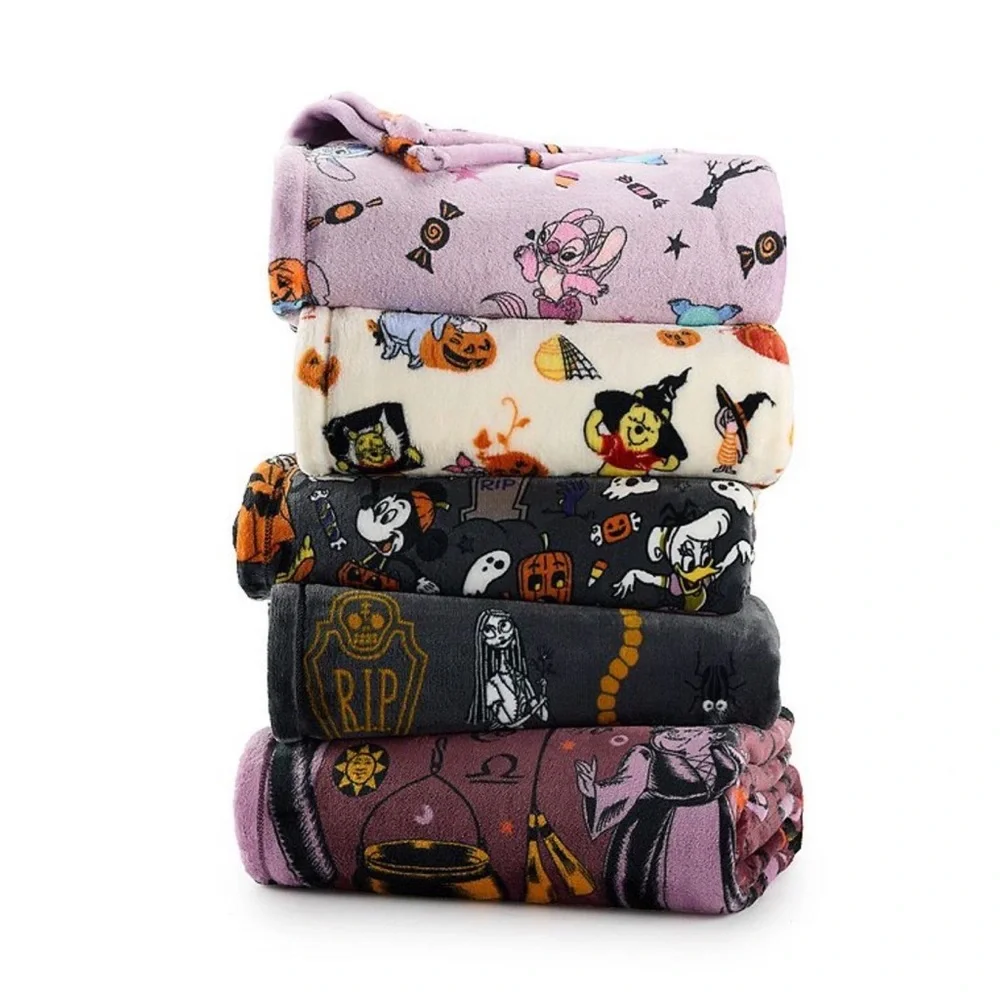 Disney’s “Hocus Pocus Halloween” Graphic Blanket- New